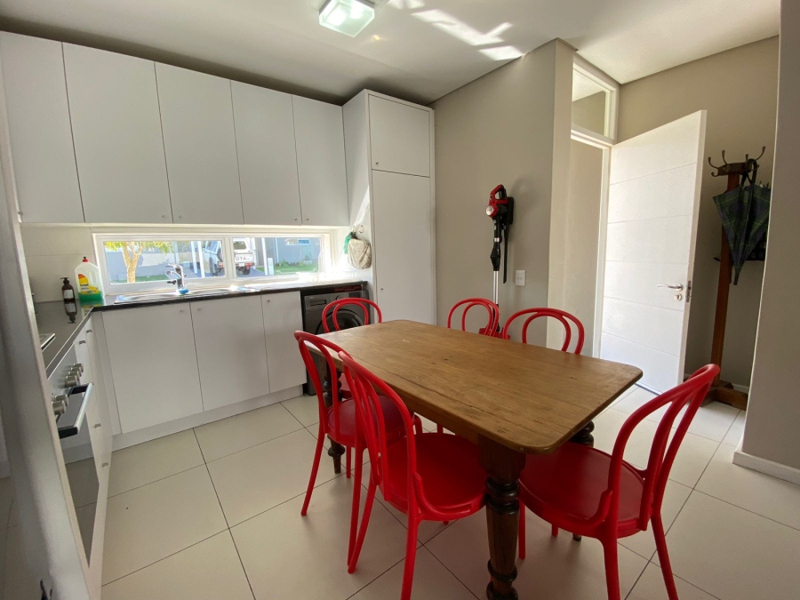 To Let 3 Bedroom Property for Rent in Somerset Lakes Western Cape